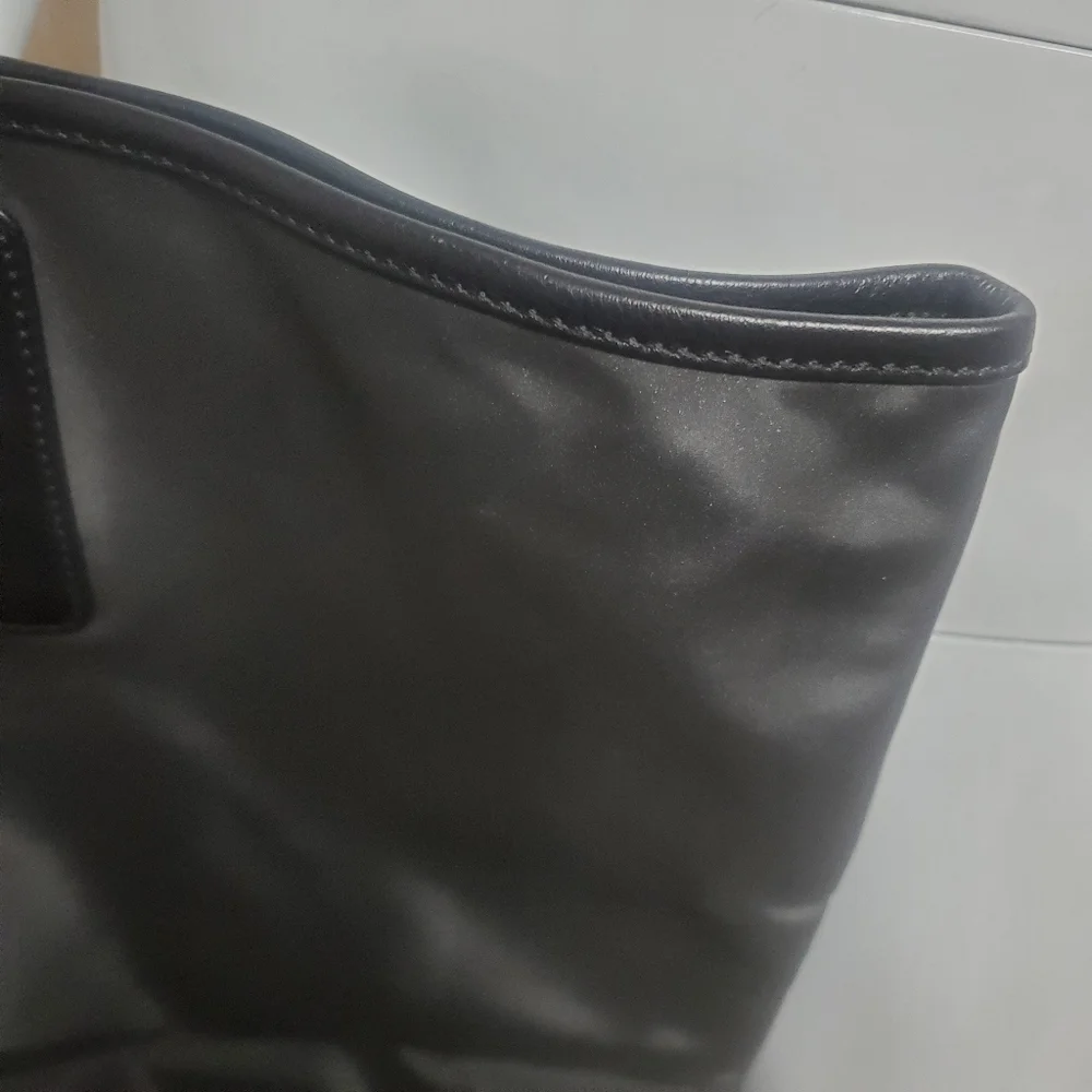 New! Dolce And Gabbana Black Tote - Picture 7 of 13
